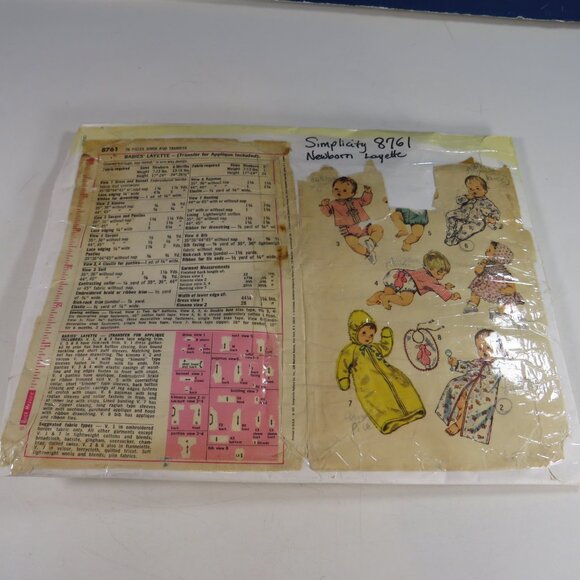 Simplicity Clothing Pattern 8761 (complete) Baby Clothes Newborn Vintage - Picture 2 of 5